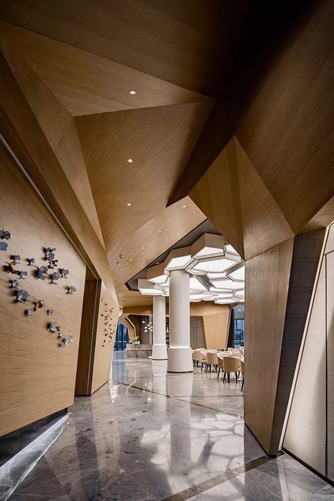 Triangle Interior Design, Triangle Elements, Triangle Ceiling, Interior Presentation, Polygon Design, Architecture Design Presentation, Presentation Board Design, Angled Ceiling, Museum Interior