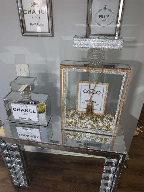 Chanel Diy Decor Ideas, Diy Chanel Decor Dollar Stores, Diy Bling Home Decor, Chanel Bathroom, Chanel Inspired Room, Chanel Diy, Chanel Perfumes, Glam Bedroom Decor, Chanel Decor