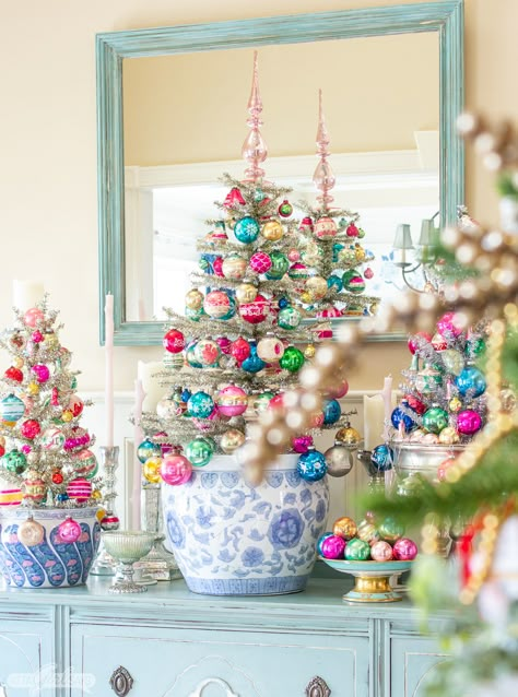 Anthropology Christmas Tree, Vintage Pink Christmas, Porcelain Decor, Chinoiserie Christmas, Glam Christmas, Barbara Barry, Rustic Glam, Navidad Diy, Christmas Inspo