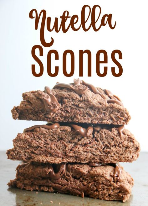 Nutella Scones - Chocolate scones with Nutella swirled in,and more Nutella drizzled on top. Perfect for a Valentine's day breakfast! Nutella Scones Recipe, Nutella Scones, Scones Chocolate, Nutella Desserts Easy, Sweet Scones Recipe, Nutella Dessert Recipes, Nutella Recipe, Baking Scones, Chocolate Scones