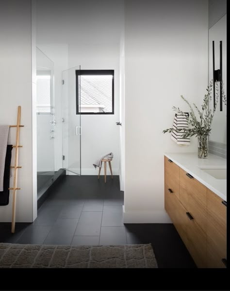 Dark Grey Tile Bathroom, Dark Floor Bathroom, Dark Tile Bathroom, Black Tile Bathroom Floor, Modern Scandinavian Bathroom, Interior Home Ideas, Black Bathroom Floor, Bathroom Makeover Ideas, Black Tile Bathrooms