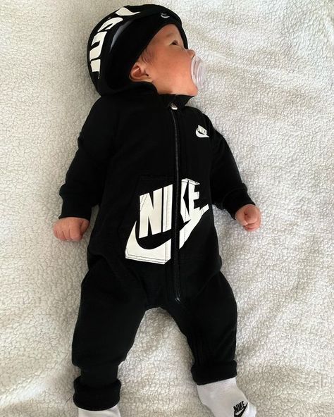 ＢＡＢＹ ＪＡＨＭＡＲＩ on Instagram: “Little baba #baby #babyboy #babynike #babyswag #nike #babiesofinstagram #babies #newborn #babyfashion” Baby Boy Soccer, Baby Nike, Sports Baby, Baby Swag, Babies Newborn, Mixed Babies, Soccer Boys, Baby Outfit, Baby Boy Outfits