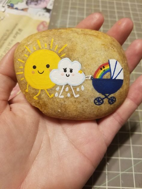 Sun and rain cloud had a baby rainbow painted rock Sun Rock Painting, Art Soleil, Sun And Rain, Rainbow Paint, Painted Rocks Kids, Rainbow Painting, Painted Rocks Craft, Rain Cloud, Painted Rocks Diy