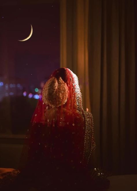 Beautiful Bridal Portrait #aesthetic #aestheticphotos #moody #edit #bride #bridetobe #moon Chaand Raat, Portrait Aesthetic, Indian Marriage, Desi Bride, Bride Photography, Bridal Portrait, Desi Wedding, Bride Poses, Red Wedding