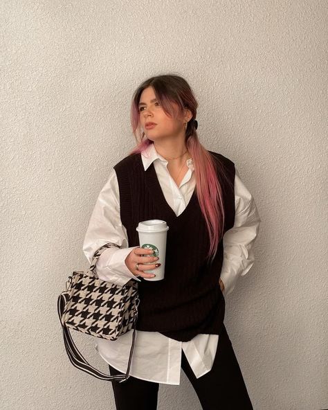 Vest Outfits Midsize, Sweater Vest Plus Size Outfit, Plus Size Sweater Vest Outfit, Black Sweater Vest Outfit, Oversized Sweater Vest Outfit, Genetic Counselor, How To Style Oversized Shirt, Spring Outfits Japan, Thrift Manifestation