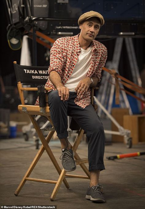 Taika Waititi Outfit, Director Outfit Men, Taika Waititi Fashion, Directors Outfit, Taika Waititi Style, Taika Waititi Aesthetic, Filmmaker Outfit, Film Director Outfit, Movie Director Aesthetic