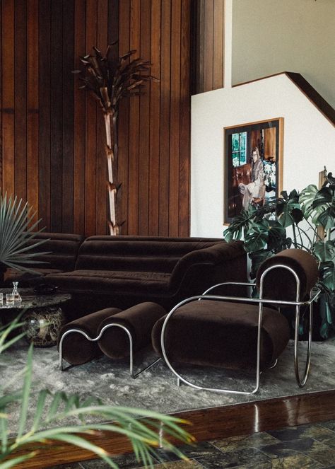 Contemporary Living Room Chairs, 70s Living Room, 70s Furniture, Eclectic Living Room, Brown Interior, Contemporary Living Room, Contemporary Living, Tile Design, The Mood