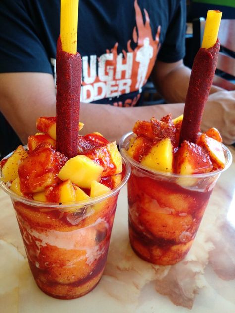 I've never had one and really wanna try it Mangonada Recipe, Mexican Snacks, Junk Food Snacks, Desserts Vegan, Mexican Dessert, Food Goals, Types Of Food, Pretty Food, Food Cravings