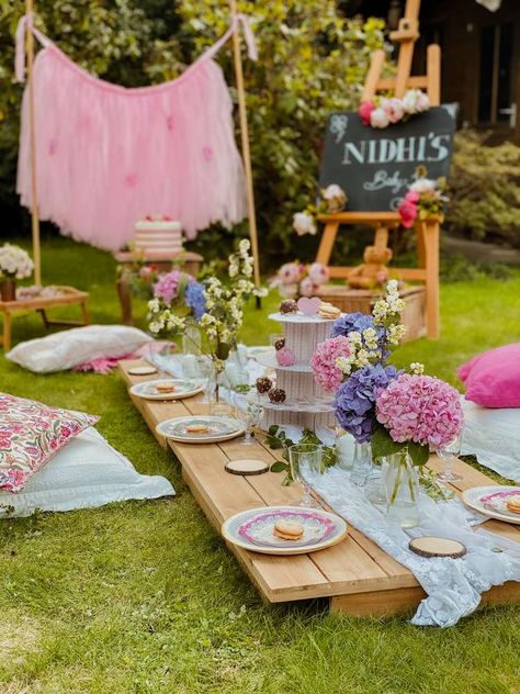 Pink picnic Baby Shower Party Ideas | Photo 1 of 6 | Catch My Party Picnic Style Party, Picnic Party Decorations, Picnic Baby Showers, Boho Chic Party, Pink Picnic, Summer Party Themes, Parties Ideas, Chic Birthday, Rustic Party