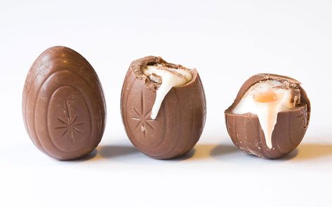 Creme Eggs, Diy Cadbury Creme Eggs, Cadbury Creme Egg Cake, Vegan Baileys, Cadbury Cream Egg, Cadbury Creme Egg Recipes, Cadbury Creme Egg Cupcakes, Cadbury Mini Eggs, Egg Alternatives