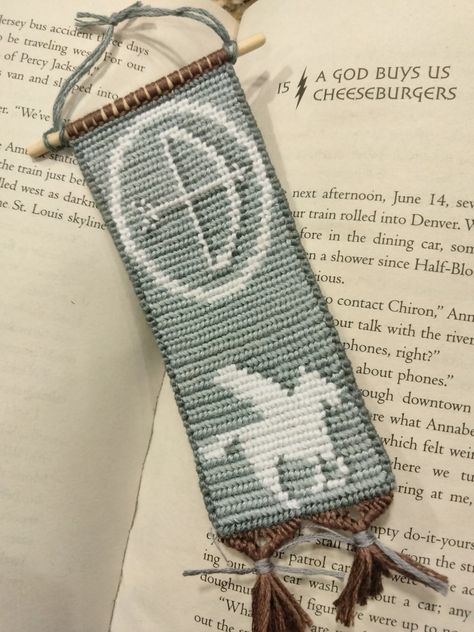 Crochet Percy Jackson, Percy Jackson Crochet Patterns, Arcane Bracelet Pattern, Percy Jackson Crochet, Percy Jackson Friendship Bracelet, Percy Jackson Alpha Pattern, Percy Jackson Bracelet, Alpha Bracelet Bookmark, Percy Jackson Art