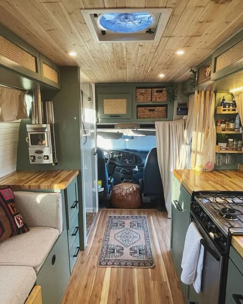 Young couple transformed a shuttle bus into a comfortable home - Living in School Bus Tiny House, Airstream Living, Travel Camper, Bus Living, Shuttle Bus, Kombi Home, Diy Camper Remodel, Bus House, Van Life Diy