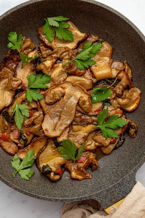 How to Cook Fresh Porcini Mushrooms: 3 Ways Fresh Porcini Mushroom Recipes, Porcini Mushroom Recipes, Fungi Recipe, Cabin Food, Porcini Mushroom, Mushroom Stock, Earthy Fragrance, Porcini Mushrooms, Mushroom Pasta