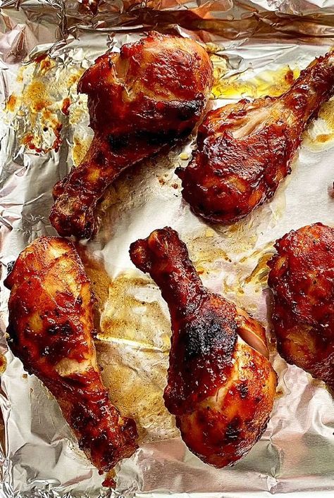 Baked Bbq Chicken Legs, Chicken Legs In Oven, Bbq Chicken Drumsticks, Drumsticks Recipe, Bbq Chicken Legs, Chicken Breast Crockpot Recipes, Crockpot Chicken Breast, Baked Chicken Drumsticks, Barbeque Chicken