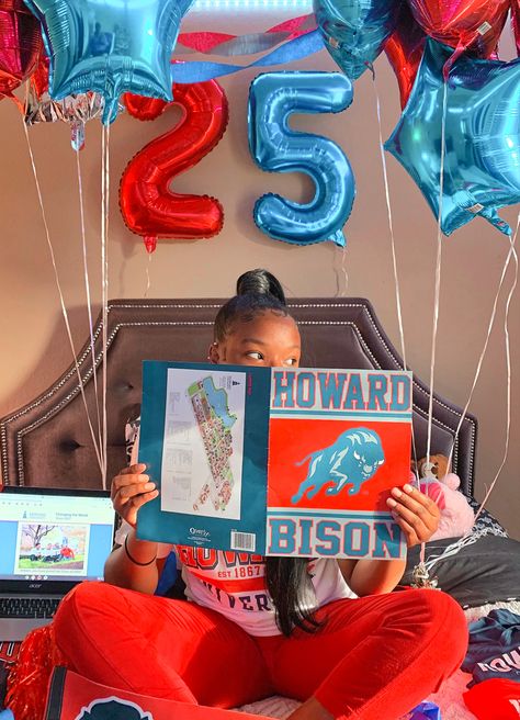 college bed decorating howard university bison Howard Decision Day, Decision Day College Pictures, Decision Day Ideas, Howard University Aesthetic, College Decision Photoshoot, Decision Day Photoshoot, Howard Aesthetic, College Announcements, Decision Day