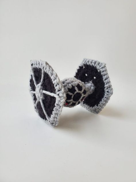 Pop Culture Crochet, Fandom Crochet, Nerdy Crochet, Crochet Hexagons, Star Wars Blanket, Star Wars Crochet, The Millennium Falcon, Crochet Hexagon, Tie Fighter