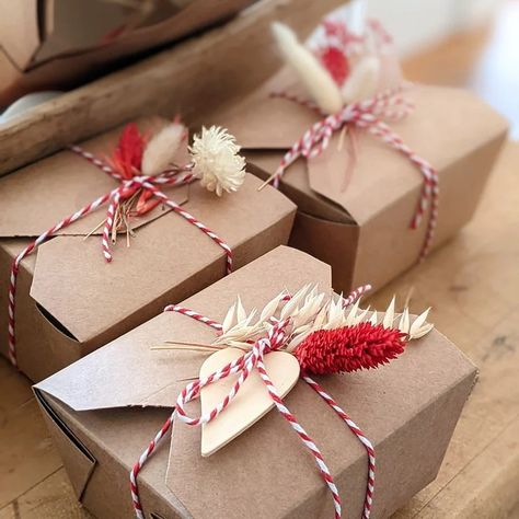 Eco-Friendly Kraft Christmas Packaging | Kraft Packaging | Christmas Boxes Give your gifts a natural, festive touch with eco-friendly Kraft Christmas packaging from BoxesGen. Durable, stylish, and sustainable! ✅ 📞for USA / +1 302-778-9458 ✅ Get a Quote Now➡ https://boxesgen.com/ ✅ Email➡ sales@boxesgen.com #EcoFriendlyPackaging #KraftChristmasBoxes #BoxesGen #HolidayPackaging #KraftPackaging #ChristmasBoxes Homemade Goods, Advent Box, Eco Christmas, Party Boxes, Kraft Packaging, Food Boxes, Cookie Boxes, Plastic Free Packaging, Christmas Boxes