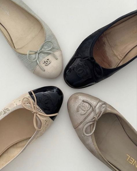 Chanel Ballerina, Designer Ballet Flats, Wealthy Woman, Lila Moss, Chanel Flats, Kensington And Chelsea, Wealthy Women, Kensington Gardens, Jo Malone