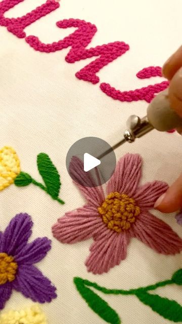 PUNCH NAKIŞI🐝Petek on Instagram: "Punch nakışında çiçek yapımı için farklı bir teknik 🌸 

‼️Kaydetmeyi ve beğenmeyi unutma 🥰

#petekpunch#punch#punchnakışı#punchişi#punchneedle #punchembroidery #punchteknikleri #nakış#çiçek#çiçekyapımı #punchyastık#punchkırlent#yastıkkılıfı #rengarenk #kişiyeözel #isimli #tasarım #hediyelik#bebektakıyastığı #bebekodasıdekorasyonu #yenidoğan#anneadayları#hamileanneler#hastanesüsü#elişi#handmadewithlove #pano#kasnak#kapısüsü" Punch Pano, November 30, On Instagram