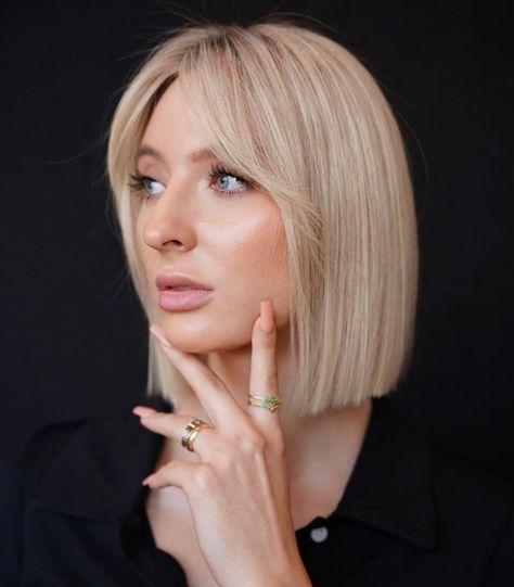 Curtain Bangs Short Fine Hair, Curtain Bangs Medium Hair Blonde Straight, Blonde Balayage Bob With Bangs, Bob With Curtain Bangs Fine Hair, Curtain Bangs Short Hair Straight Blonde, Straight Lob With Curtain Bangs, Straight Short Bob With Curtain Bangs, Bob Hair With Curtain Bangs, Curtain Bang Short Hair