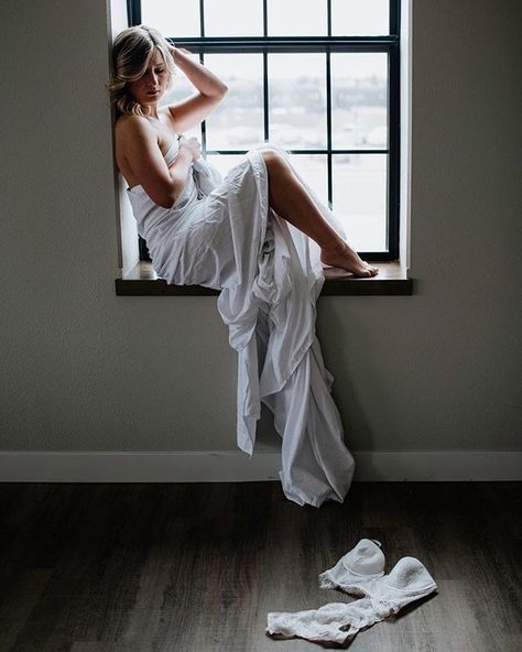 Bride Boudiour Photoshoot, Modest Bouidor Photography, Lingerielook Photoshoot, Boudiour Poses, Bouidor Photography, Photoshoot Inspiration, May 5, Photo Shoot, Photo Ideas