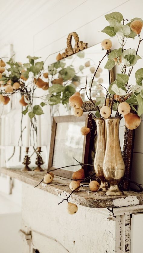 Eclectic Antique Fall Pear Mantel - Liz Marie Blog Fall Dinner Centerpieces, Eclectic Fall Decor, Farmhouse Mantle, Fall Fireplace Decor, Fall Fireplace, Liz Marie, Liz Marie Blog, Fall Decor Inspiration, Fall Farmhouse