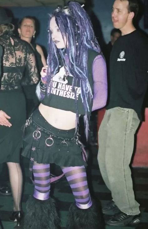 Fashion Genres, Mall Goth Outfits, Perky Goth, Cybergoth Fashion, Rave Fit, 2000s Goth, Goth Outfit Ideas, Goth Rave, Modern Punk