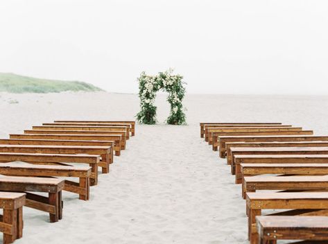 A Classic Wedding on the Beach in Oregon Beach Micro Wedding Ceremony, Modern Beach Ceremony, Beach Ceremony Set Up, Low Key Beach Wedding, Small Beach Wedding Ceremony, Beach Wedding Ceremony Simple, Intimate Beach Wedding Ceremony, Minimal Beach Wedding, Classy Beach Wedding