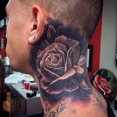 Mens Neck Cool 3D Tattoo #UltraCoolTattoos Rose Tattoo On Neck, Rose Neck Tattoo, Flower Neck Tattoo, Tattoo On Neck, Best Neck Tattoos, Side Neck Tattoo, Girl Back Tattoos, Black Rose Tattoos, Men Tattoos