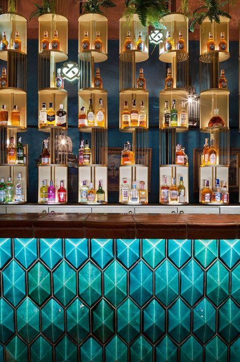 Bar Lounge Design, Bar Counter Design, Bar In Casa, Nightclub Design, Bar Interior Design, Luxury Bar, Bar Displays, Bar Interior, Lounge Design