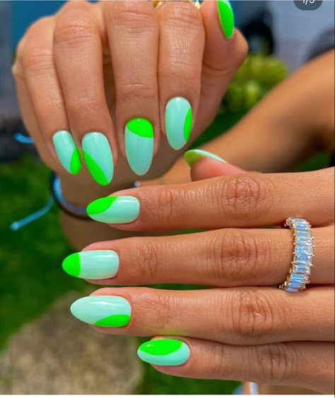 Neon Green Nails, 2023 Nails, Broken Nails, Cute Gel Nails, Get Nails, Oval Nails, Neon Nails, Dipped Nails, Beauty Nail