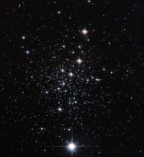 Kyoko Sakura, Hubble Space Telescope Images, Globular Cluster, Nasa Goddard, Astronomy Pictures, Star Clusters, Nasa Images, Hubble Images, Stars In The Sky