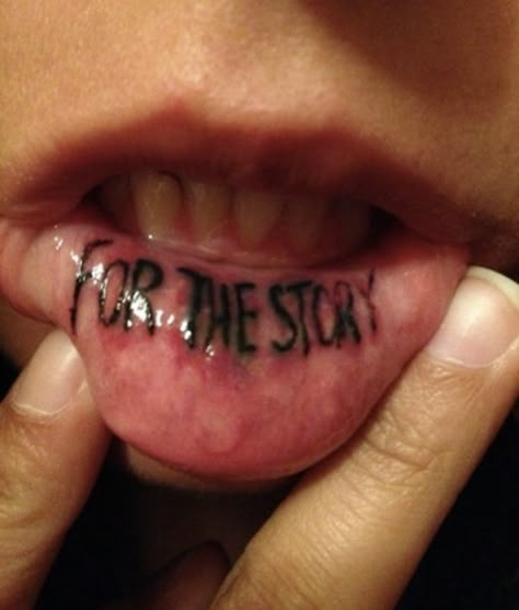 Inside Lip Tattoos, Inner Lip Tattoo, Mouth Tattoo, Secret Tattoo, Diy Tattoo Permanent, 16 Tattoo, Tattoos Temporary, Serpent Tattoo, Tattoo Trend