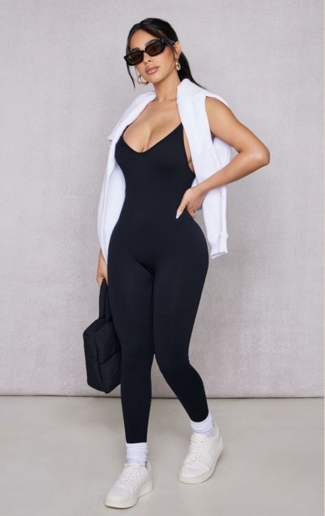 Bodycon Jumpsuit Outfit, Black Bodycon Jumpsuit, Black Jumpsuit Outfit, Jumpsuit Outfit Casual, Strappy Jumpsuit, Contour Design, Outing Outfit, Sporty Looks, All Black Dresses