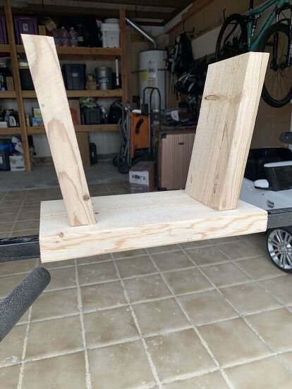 We needed a step stool for our toddler, but I couldn’t believe how expensive they can be! Before purchasing, I sorted through a pile of scrap wood in our garage and was able to create one I loved for next to nothing! Cut Down Scraps For this stool I cut down the scraps to (1) 14” x 7” for the top and (3) 10” x 5” for the legs and decorative brace. Angle Cut Using a chop saw, create angle on both leg pieces. I cut mine to 10 degrees for a more subtle style. Pocket Screws To make the… Simple Wood Chair Diy, Homemade Step Stool, Diy Vanity Chair, Diy Storage Stool, Diy Vanity Stool, Diy Wood Stool, Diy Step Stool, Diy Stools Wooden, Wood Scrap Projects