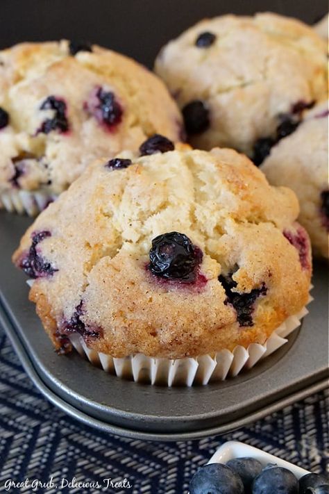 Texas-Sized Blueberry Muffins are delicious and easy muffins that are loaded with fresh blueberries and have a hint of lemon. Texas Muffin Pan Recipes, Assorted Muffins, Moist Blueberry Muffins, Yummy Muffins, Muffin Cups Recipes, Muffin Pan Recipes, Blueberry Muffin Recipe Easy, Cups Recipes, Breakfast Muffin