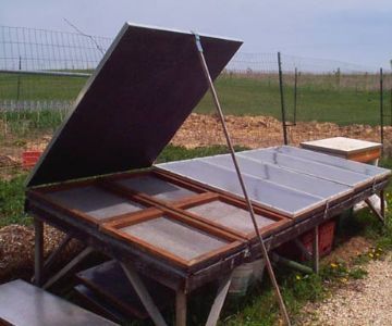 A Radiant Solar Food Dehydrator That Doesn't Fight Physics - GeoPathfinder.com Solar Dehydrator, Old Window Screens, Food Dryer, Corrugated Metal Roof, Solar Energy Diy, Diy Solar, Dehydrator Recipes, Preserving Food, Metal Roof