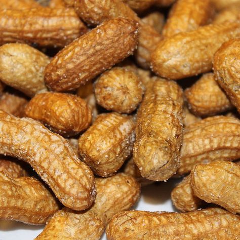 A selection of deep-fried peanuts. Deep Fried Peanuts Recipes, Deep Fried Peanuts In Shell Recipe, Fried Peanuts Recipe, Peanut Bar, Pub Grub, Angel Oak, Peanut Recipes, Stuffed Shells Recipe, Deep Fry