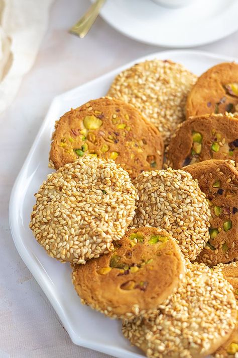 Barazek (Syrian Sesame Seed and Pistachio Cookies) - Munaty Cooking Unique Cookie Recipes, Arabic Sweets Recipes, Ghee Recipe, Sesame Cookies, Syrian Food, حلويات عربية, Pistachio Cookies, Cookie Recipes Unique, Sesame Seed