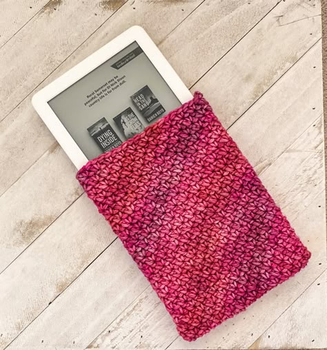 Crochet Kindle Cover Pattern Free, Kindle Crochet, Kindle Cover Crochet Pattern Free, Crochet Tablet Case Pattern Free, Book Case Crochet Pattern, Ipad Crochet Case, Crochet Laptop Sleeve Pattern Free, Kindle Sleeve Pattern, Ipad Crochet Case Pattern