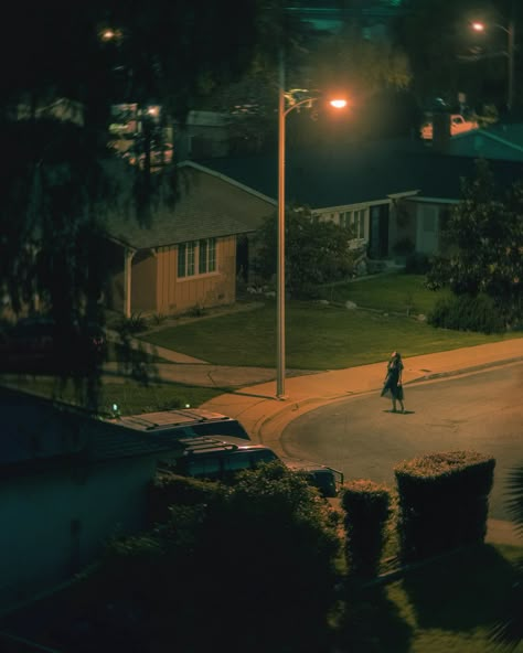 ITAP of my gf and her childhood home. Haircut Selfie, Photo Hijab, Cute Hairstyle, Film Inspiration, Liminal Spaces, Hijab Girl, Cinematic Photography, Night Aesthetic, Photography Techniques