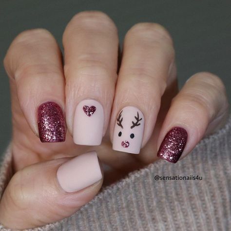 Beige Nail Designs, Glitter Nails Design, Beige Nail, Beige Nails Design, Nail Designs Ideas, Christmas Gel Nails, Beige Nails, Rose Nails, Shellac Nails