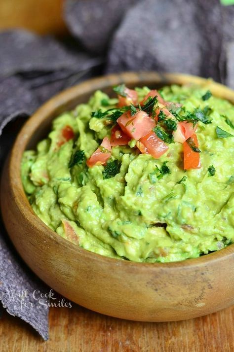 This is one amazing guacamole recipe that will have you reaching for a spoon instead of chips! | from willcookforsmiles.com Will Cook For Smiles, Guacamole Recipe Easy, Best Guacamole Recipe, Guacamole Recipe, Avocado Recipes, Artichoke, Appetizer Snacks, Guacamole, Hummus