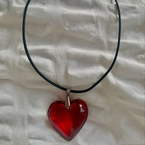 Rp acc theme. Shein Heart Necklace, Chunky Red Heart Necklace, Red Heart Jewelry Aesthetic, Resin Heart Necklace, Red Heart Necklace Aesthetic, Red Heart Clothes, Red Necklace Aesthetic, Heart Necklace Aesthetic, Red Heart Aesthetic