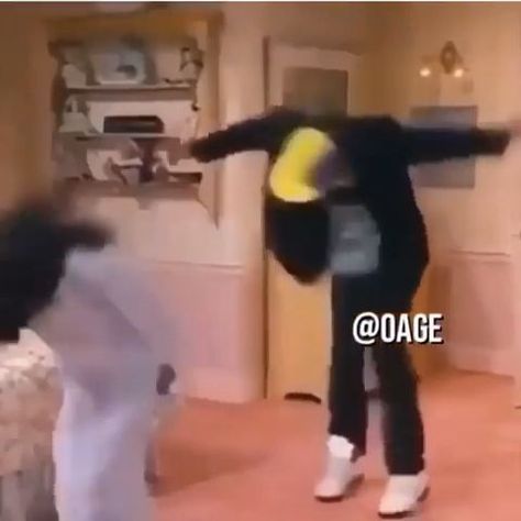 Dance Memes Funny, Dancing Videos Funny, Funny Dance Videos, Meme Dance, Dancing Meme, Dance Meme, Funny Eyes, Dancing Funny, Mood Videos