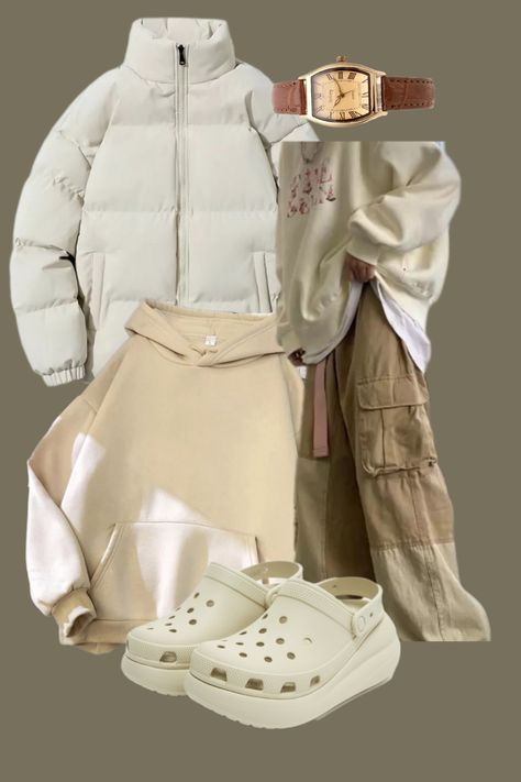 Crocs In Winter, Beige Crocs Outfit, Crocs Outfit Winter, Crocks Outfits, Crocs Styling, Croc Outfits Women, Crocs Winter, Winter Crocs, Utility Outfit