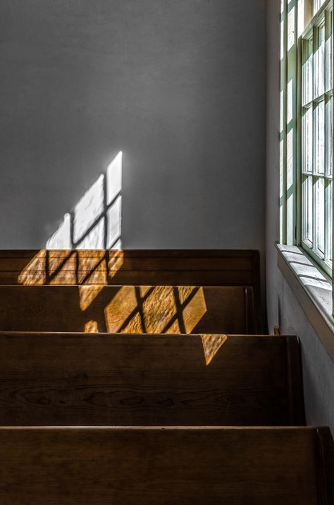 North Dartmouth Meetinghouse, Deerfield, MA. photography by Jean Schnell Light And Shadow Photography, Window Photography, Ombres Portées, A Level Photography, Shadow Photography, Window Light, Photography Inspo, Light Photography, Aesthetic Photography