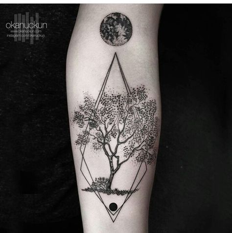 Lines Tattoo, Inspiration Tattoos, Geniale Tattoos, E Tattoo, Line Work Tattoo, Tattoo Life, Nature Tattoos, Tree Tattoo, Fine Line Tattoos