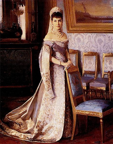 1900 Tsarina Maria Feodorovna. Maria Feodorovna, Alexandra Feodorovna, Queen Alexandra, Romanov Dynasty, Tsar Nicholas Ii, Court Dresses, Tsar Nicholas, Romanov Family, Imperial Russia