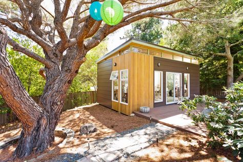 Art Shed Backyard Yoga Studio, Yoga Shed, Backyard Art Studio, Contemporary Garage, Shed Makeover, Art Shed, Shed Ideas, Modern Shed, Studio Shed